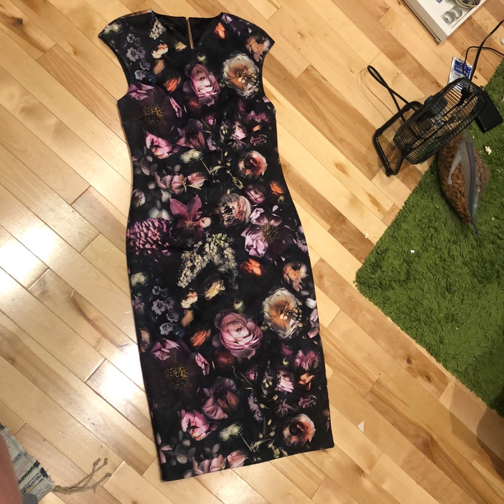 Sleevless Dress